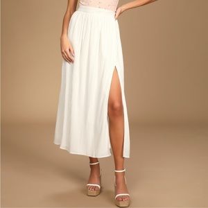 NWT Lulu’s White Midi/Maxi Skirt - XS